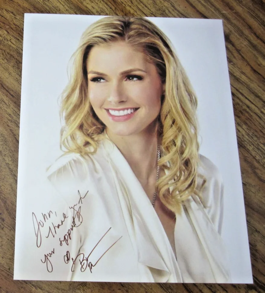 Brianna Brown — Brianna Brown Actress Autographed 8X10 Photograph "General Hospital" Lisa Niles