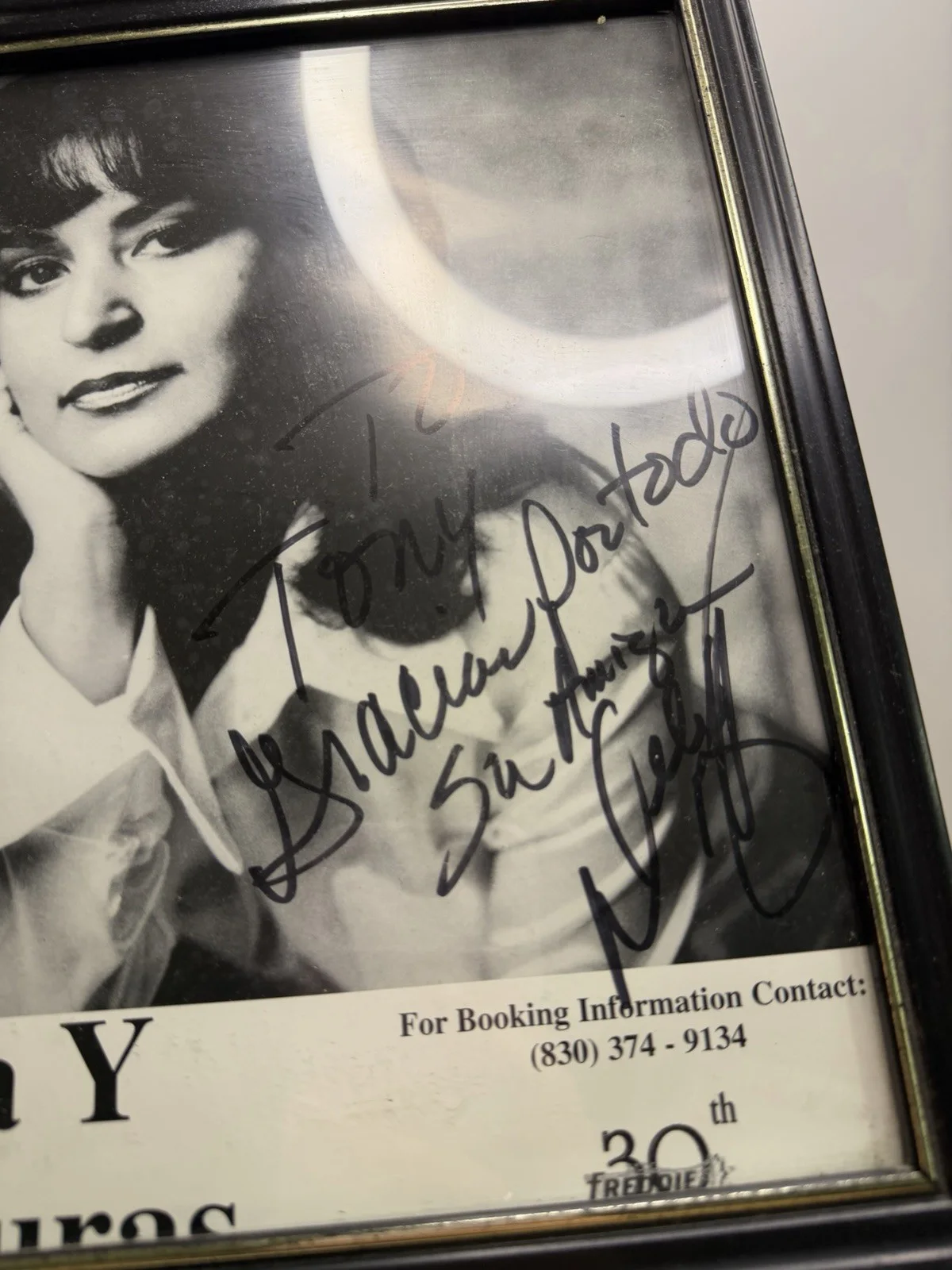 Framed Signed Promotional Photo w/ Personal Inscription – Vintage Music, изображение 4