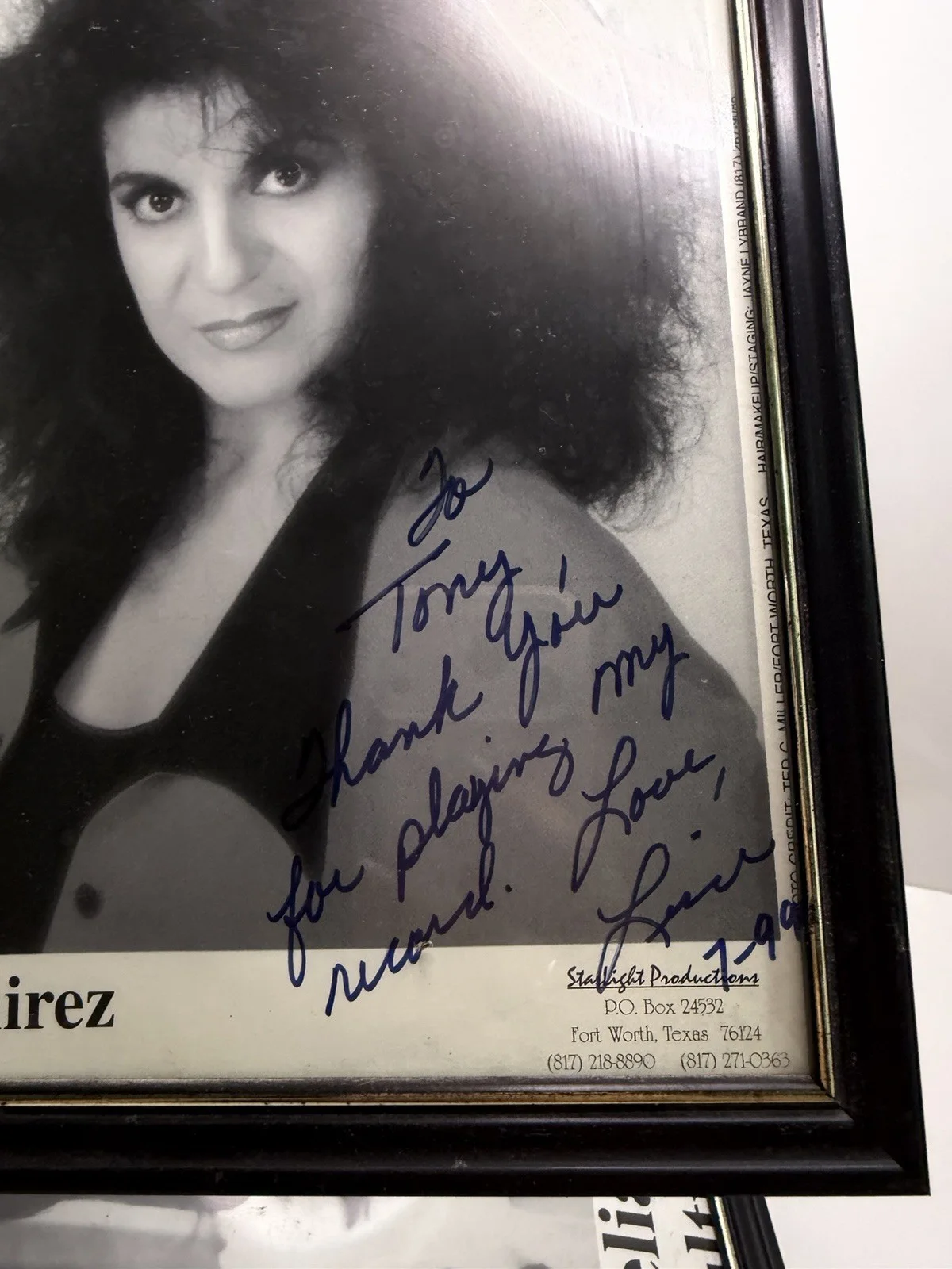 Framed Signed Promotional Photo w/ Inscription – Vintage Music Memorabilia, изображение 3
