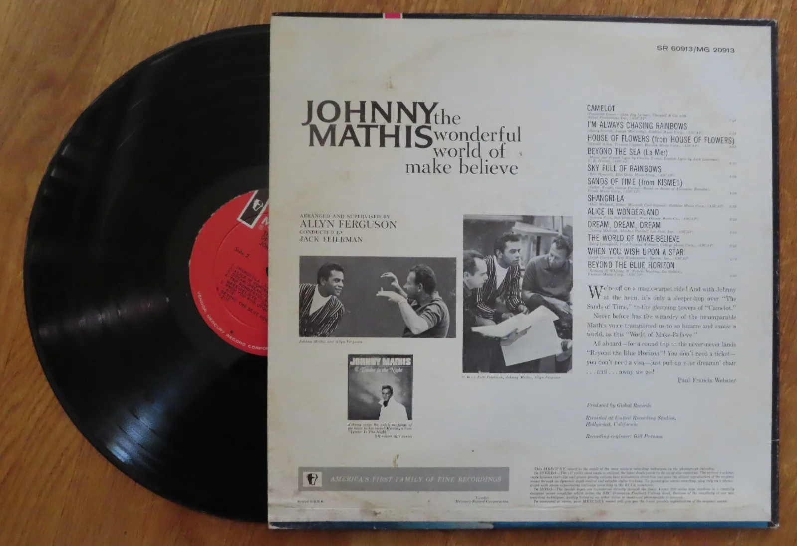 American Singer JOHNNY MATHIS signed THE WONDERFUL WORLD OF MAKE BELIEVE Record, изображение 2