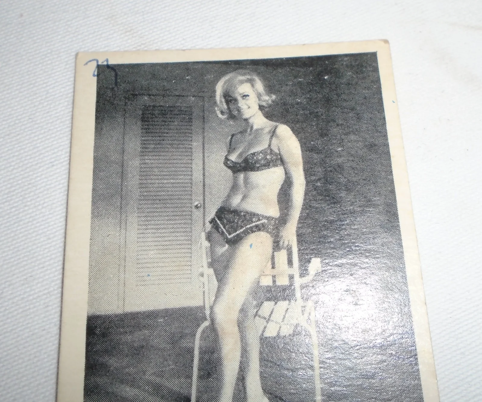 1960's Somportex James Bond Goldfinger Bathing Beauty Miami Beach Scene No.22, изображение 3