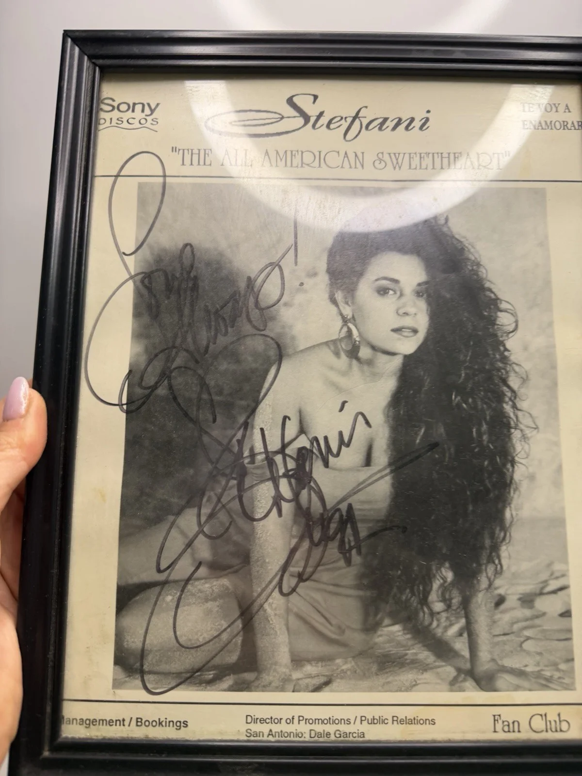Framed Signed Promotional Poster w/ Multiple Autographs – Sony Discos, image 2