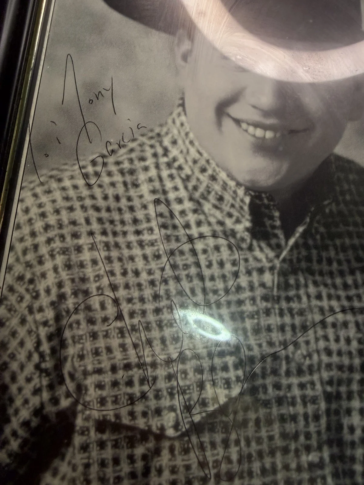 Framed Signed Promotional Poster w/ Inscription “To Tony, Gracias”, изображение 3