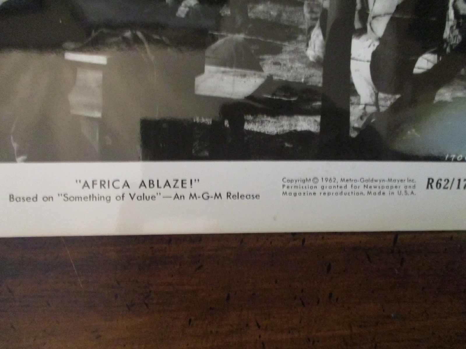 Michael Pate/Rock Hudson(AFRICA ABLAZE! Something of Value)10 x 8 1962 B&W Photo, изображение 3