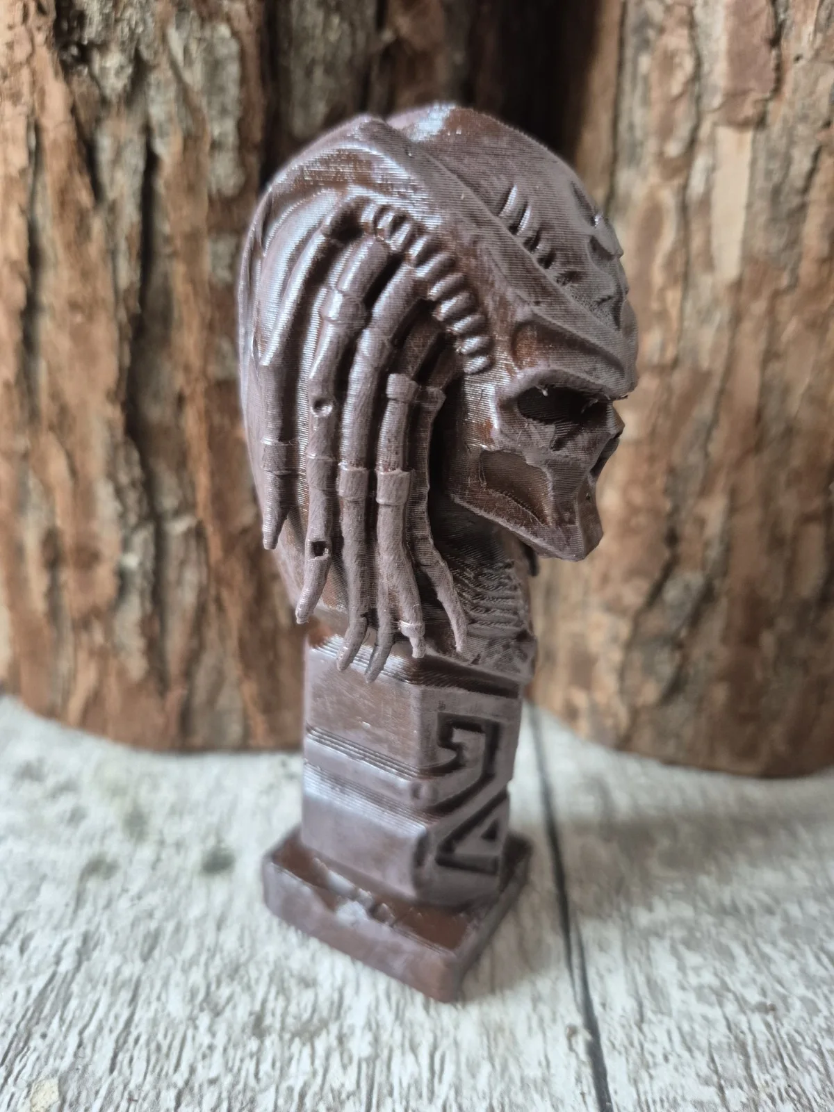 Predator inspired Wood Effect Mini Totem, image 2
