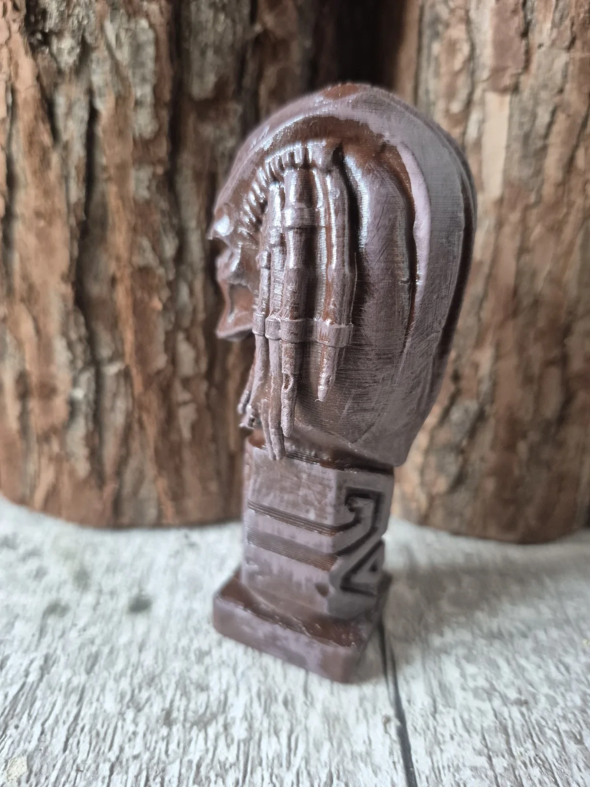Predator inspired Wood Effect Mini Totem, image 3