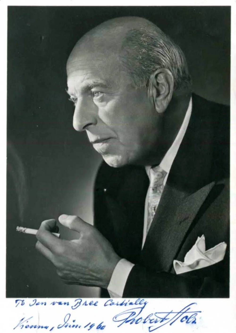 COMPOSER Robert Stolz (+75) autographs, signed vintage photograph with an AMQ si, изображение 2