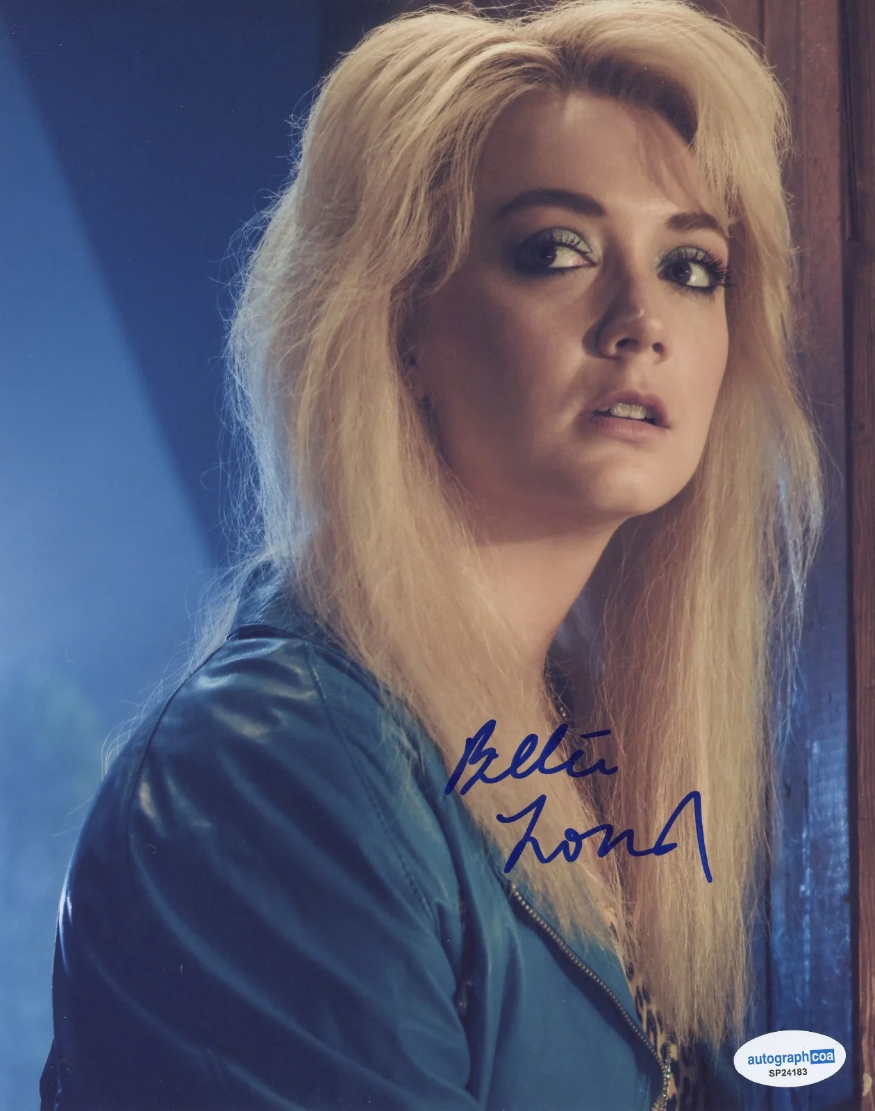 Billie Lourd — Billie Lourd Signed Autographed AMERICAN HORROR STORY: 1984 8x10 Photo ACOA, image 2