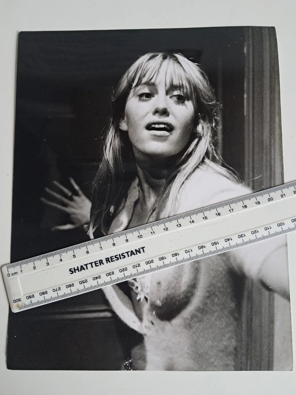 Susan George 6 X Original Stills from RIGHT 1971 - Set photographer John Brown, image 4
