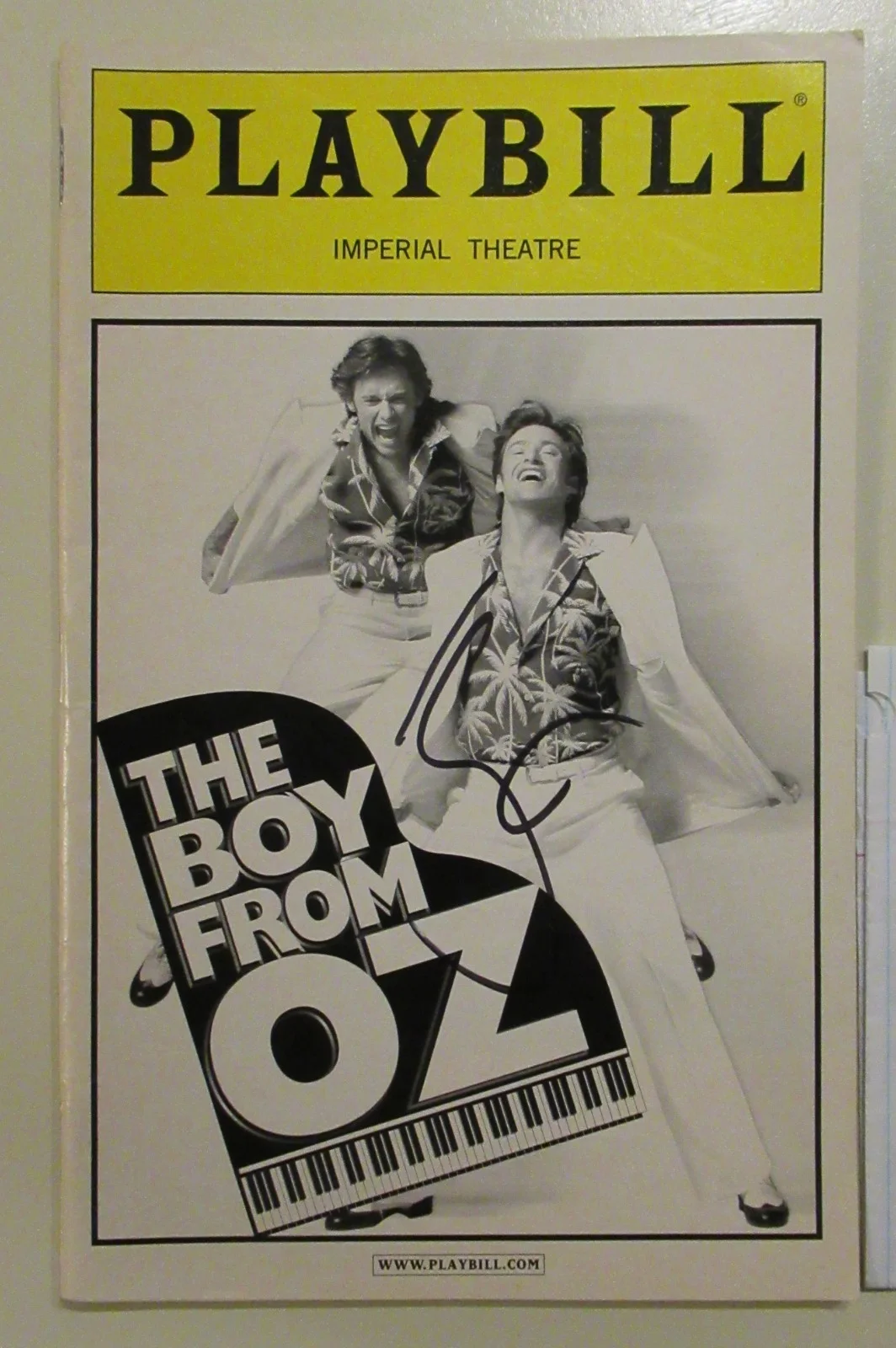 HUGH JACKMAN — HUGH JACKMAN 2 AUTOGRAPHS THE BOY FROM OZ orig ticket BROADWAY PETER ALLEN 2003, изображение 2