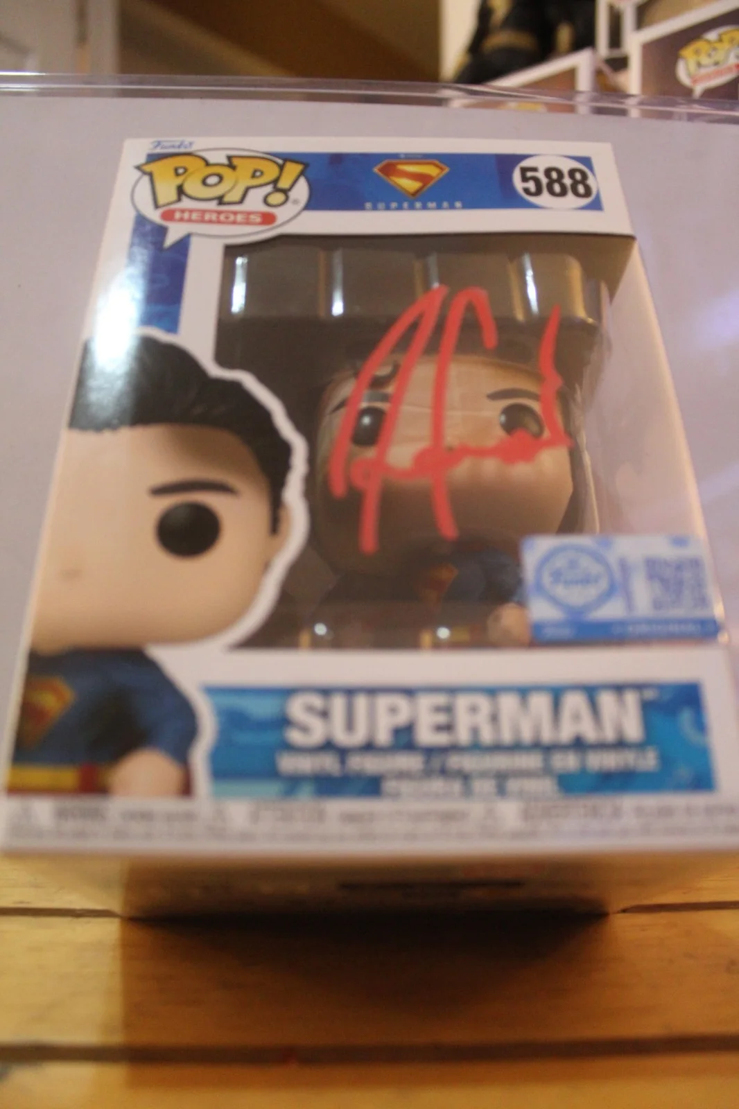 David Corenswet — Signed Funko Pop #588, Exclusive - Superman - David Corenswet + COA, image 3