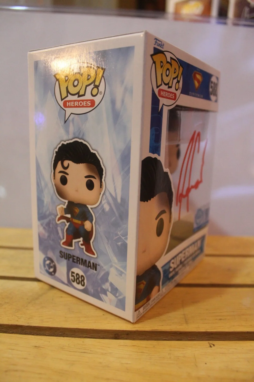 David Corenswet — Signed Funko Pop #588, Exclusive - Superman - David Corenswet + COA, image 4