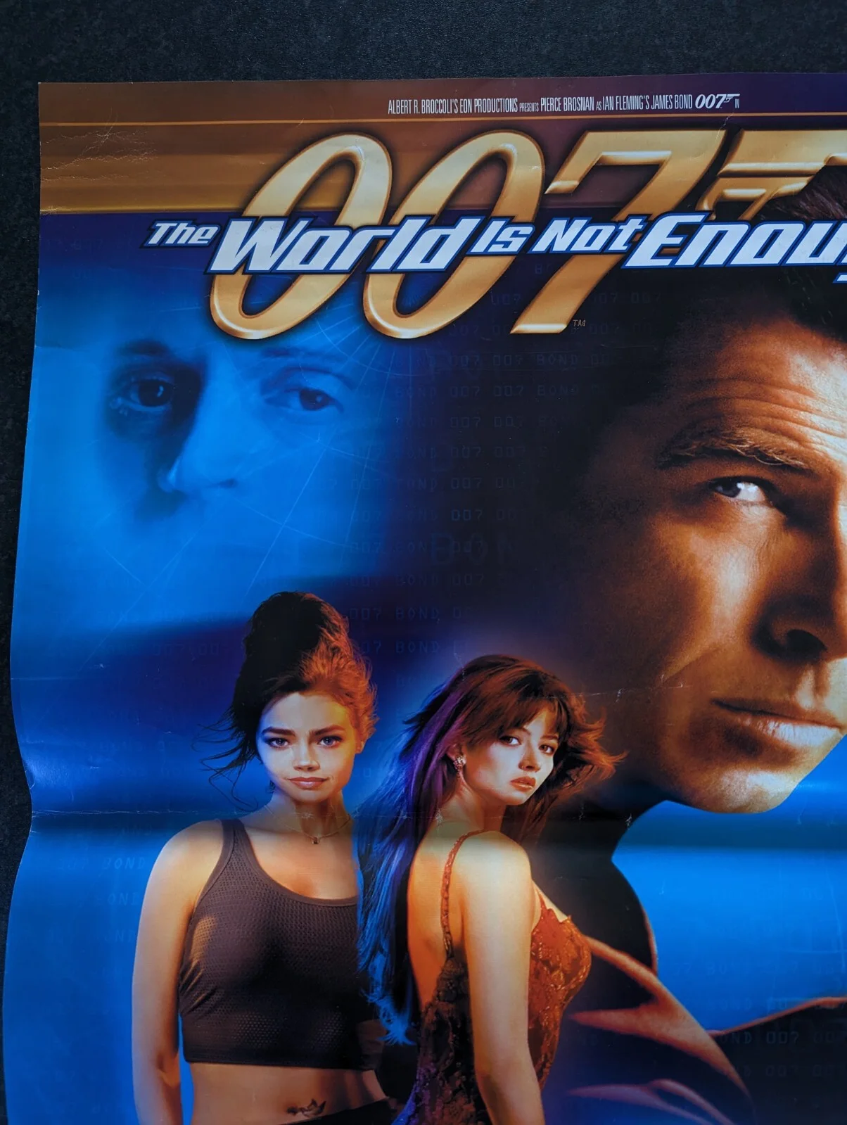 THE WORLD IS NOT ENOUGH - BOND 007 VIDEO DVD RELEASE PROMO POSTER - 1999, изображение 2