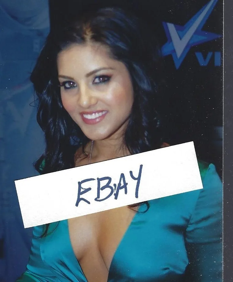 SUNNY LEONE — SUNNY LEONE-"Adult Film Legend"-Authentic Autographed Photo #4 RARE w/proof, изображение 2