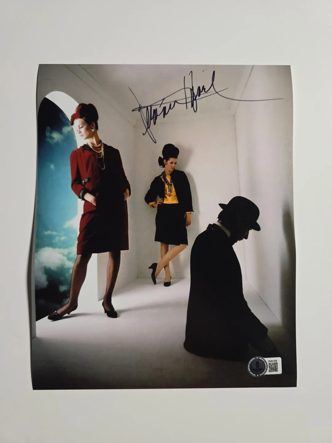Veronica Hamel — Veronica Hamel autographed signed 8x10 photo Beckett BAS COA BV81258