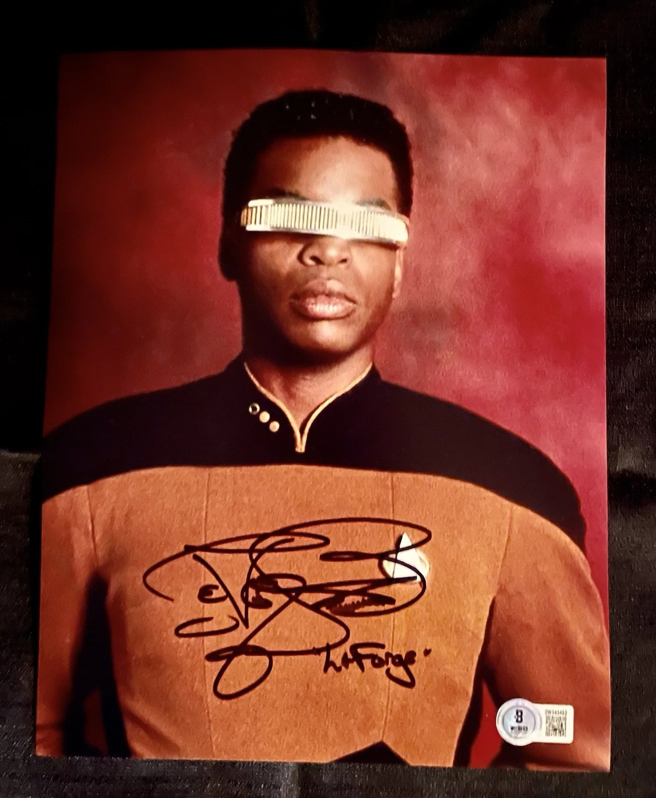 LeVar Burton — Levar Burton signed Star Trek The Next Generation 8X10 Photo Beckett