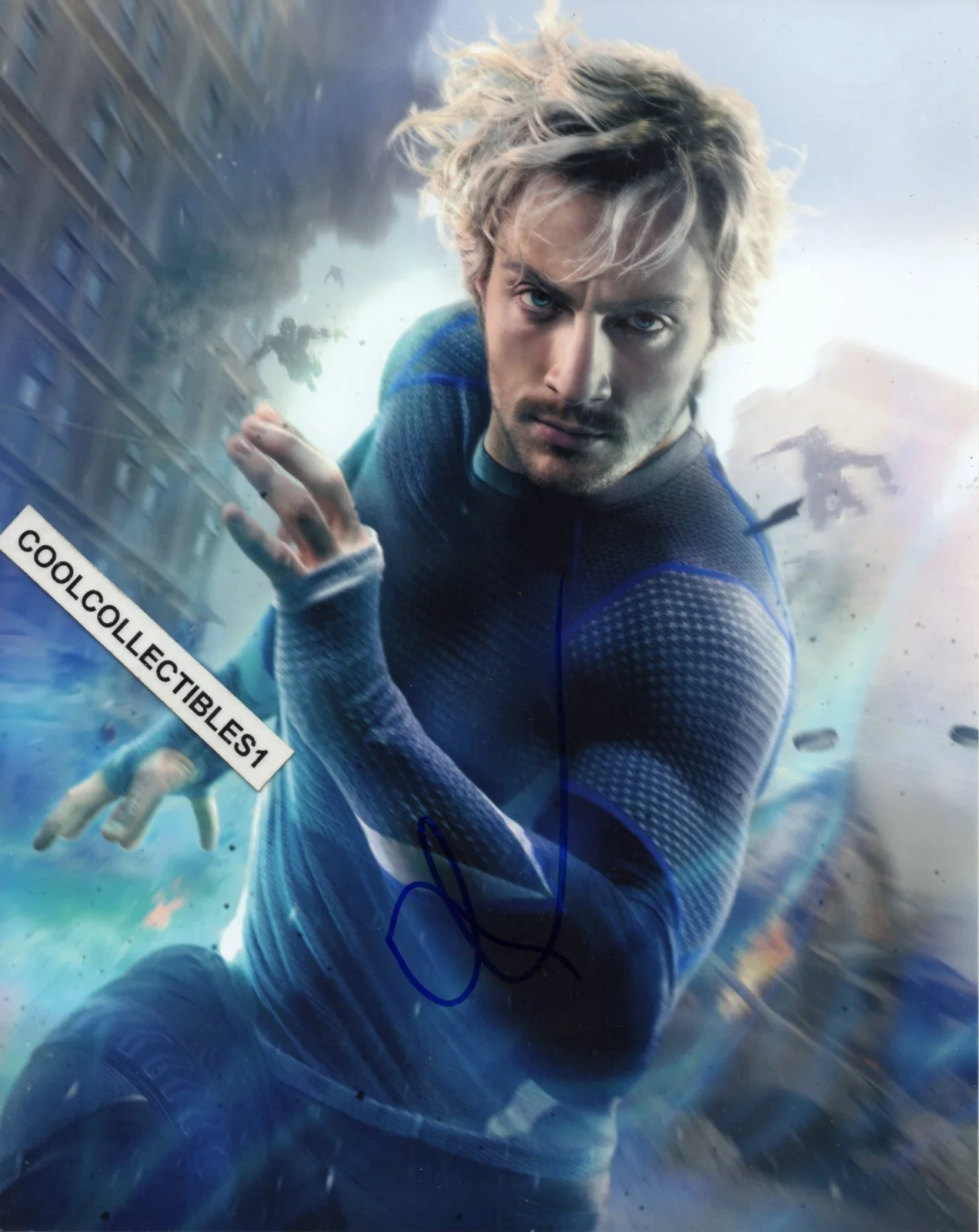 AARON TAYLOR JOHNSON — AARON TAYLOR JOHNSON "AVENGERS" IN PERSON SIGNED 8X10 COLOR PHOTO COA