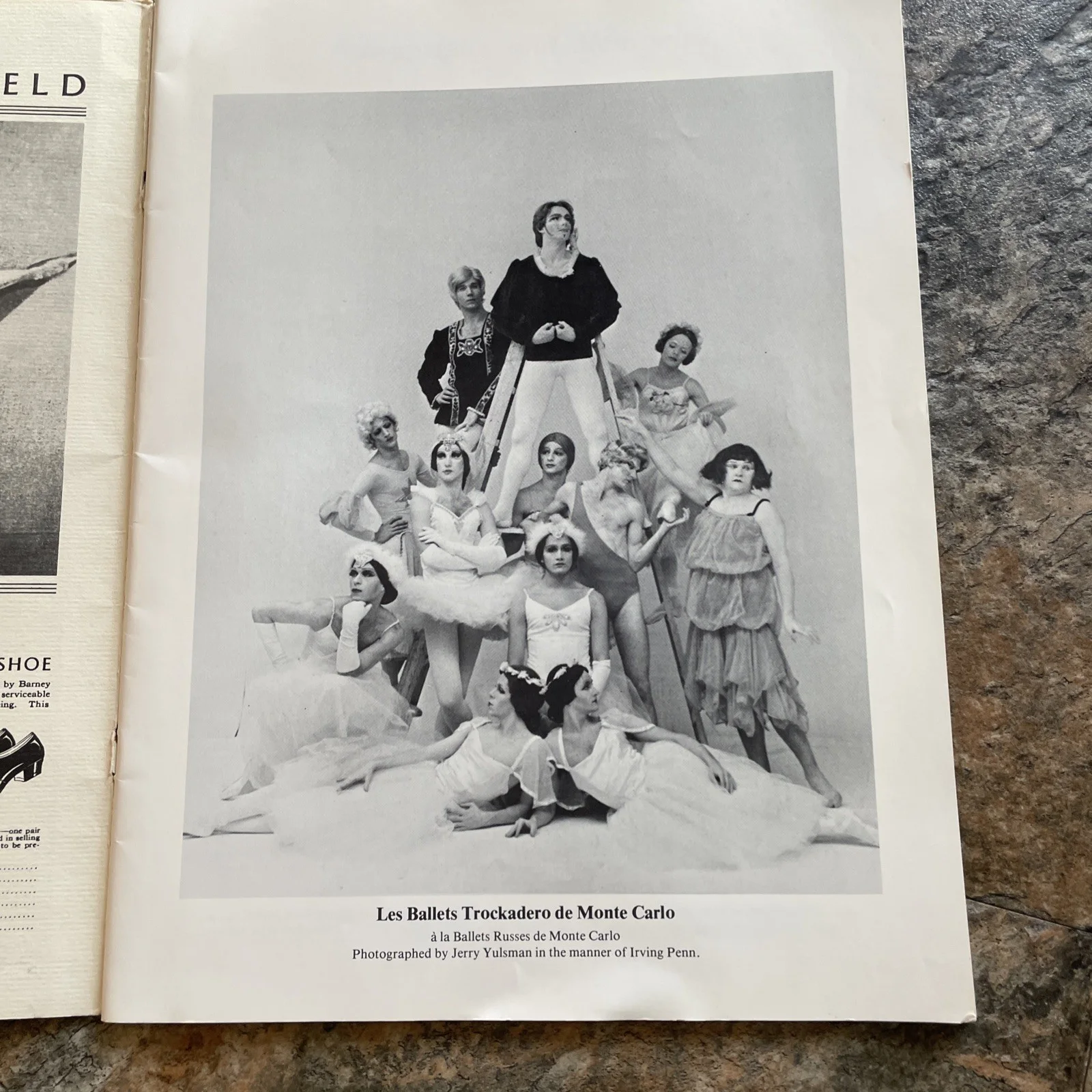 Signed Photographs of members of LES BALLETS TROCKADERO DE MONTE CARLO In Book, изображение 2