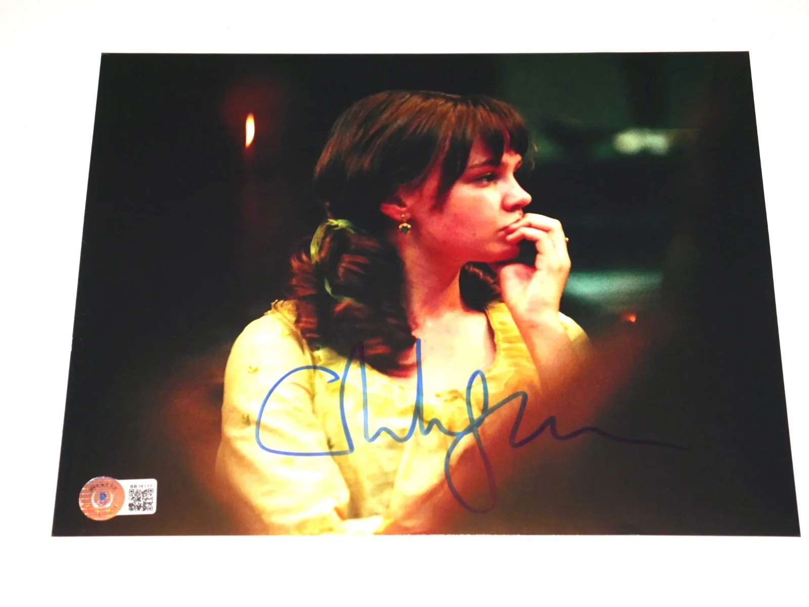 Carey Mulligan — CAREY MULLIGAN AUTOGRAPHED SIGNED PRIDE & PREJUDICE 8 x 10 PHOTO - BECKETT