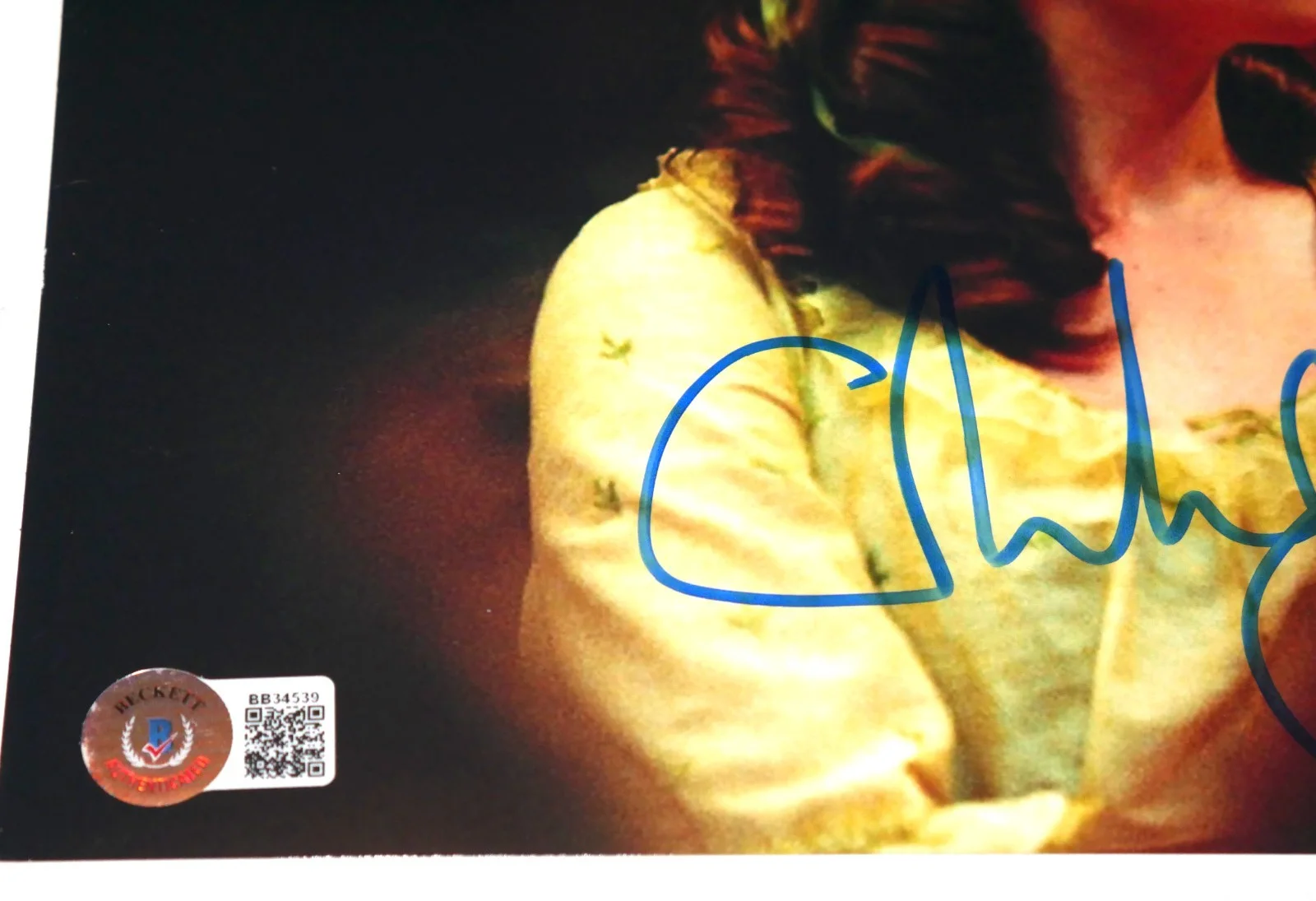 Carey Mulligan — CAREY MULLIGAN AUTOGRAPHED SIGNED PRIDE & PREJUDICE 8 x 10 PHOTO - BECKETT, изображение 2