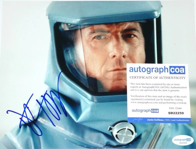 Dustin Hoffman — DUSTIN HOFFMAN SIGNED COLONEL SAM DANIELS "OUTBREAK" 8 x 10 PHOTO ACOA, image 5