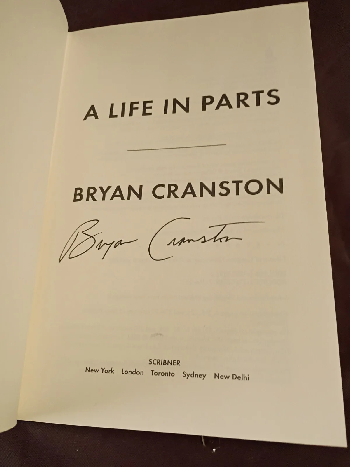 BRYAN CRANSTON SIGNED A LIFE IN PARTS BOOK ACTOR BREAKING BAD WALTER WHITE !, изображение 3