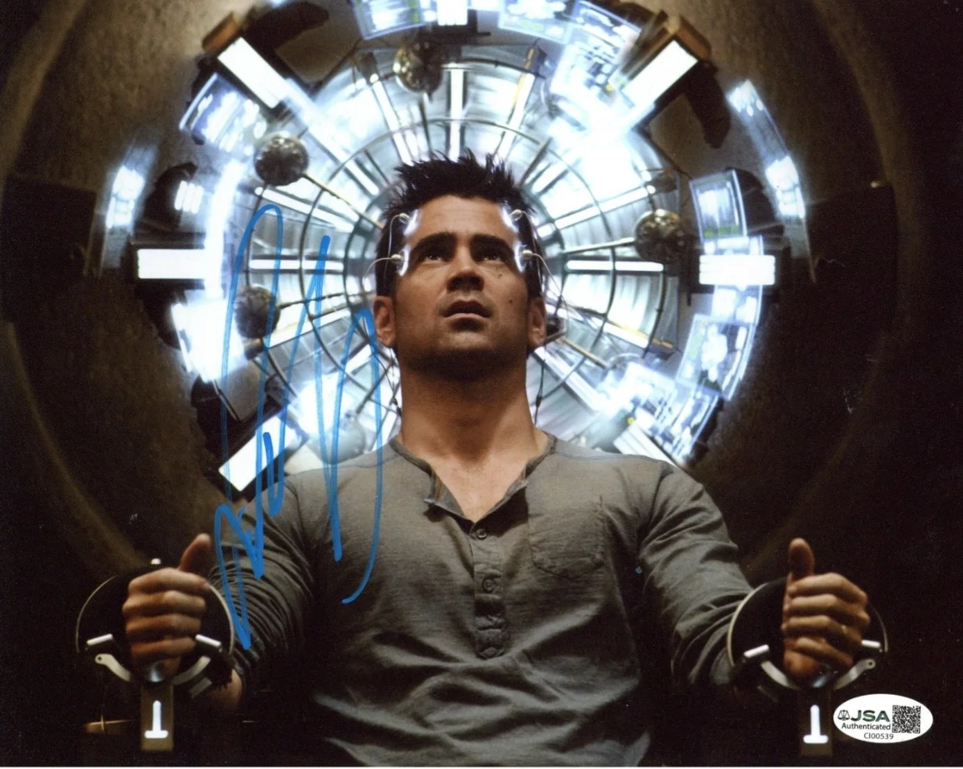 COLIN FARRELL — TOTAL RECALL COLIN FARRELL DOUGLAS QUAID SIGNED AUTOGRAPH 8X10 PHOTO