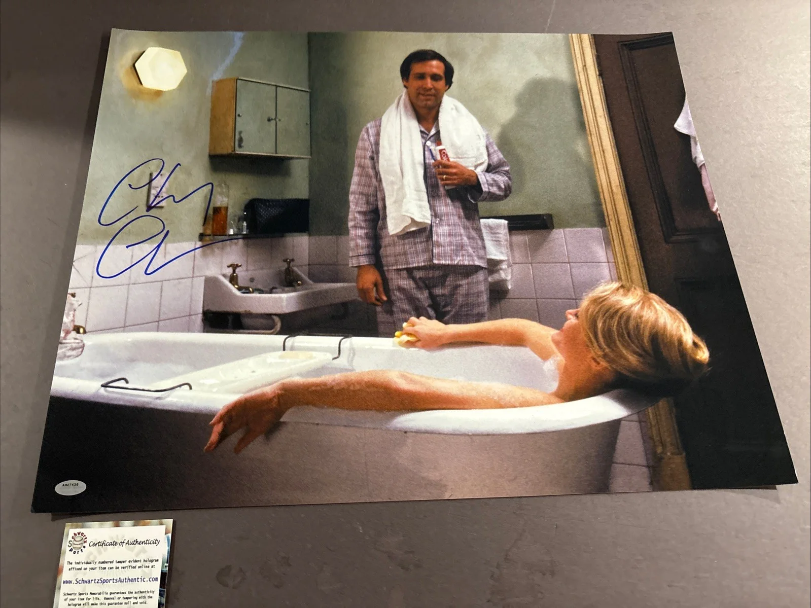 Chevy Chase — Chevy Chase Autographed Signed 16X20 Photo - Vacation - Schwartz, изображение 2