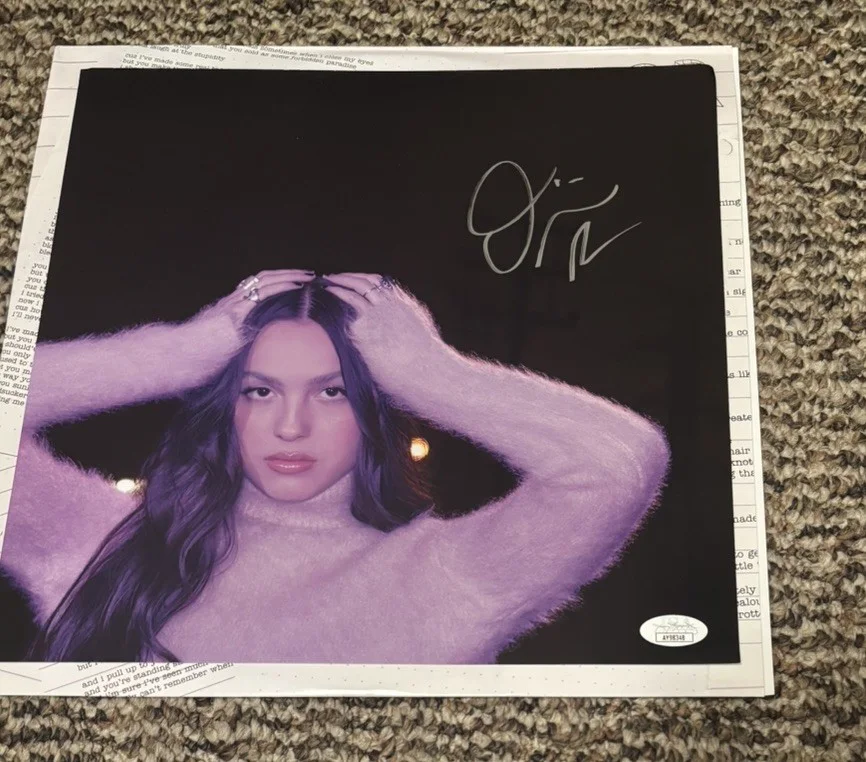 Olivia Rodrigo Guts Signed Vinyl Insert 11x11 Print Autograph JSA COA, image 2