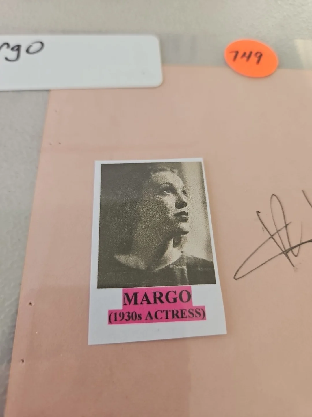margo — Margo (Albert) Signed Autograph Book Page. Actress/dancer From 1930s Till 1970, image 3