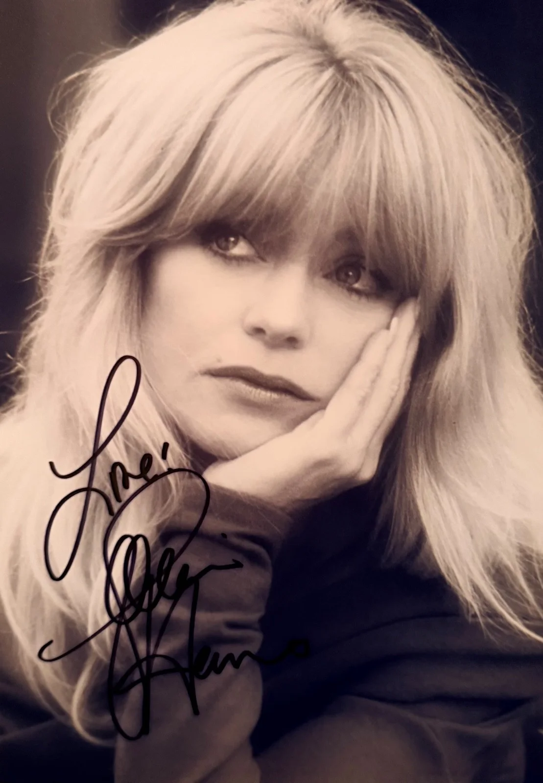 Goldie Hawn — Goldie Hawn Signed 8x11 Photo Autograph w/ COA