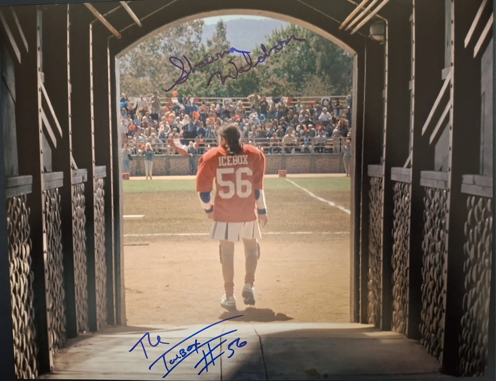 Shawna Waldron — Shawna Waldron Little Giants Icebox Signed 11x14 Pic Autograph Photo