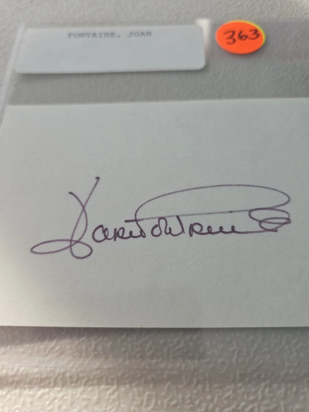 joan fontaine — Joan Fontaine signed 3x5 index card. film actress, image 2