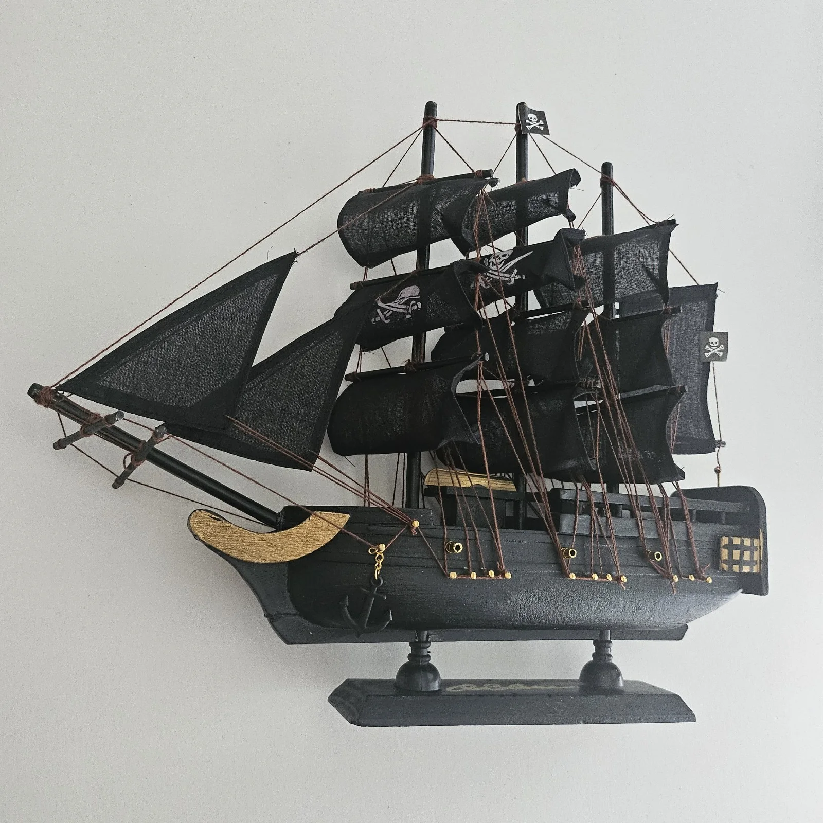 Orlando Bloom — Pirates of the Caribbean Disney Orlando Bloom Black Pearl Ship Signed Prop COA, изображение 2