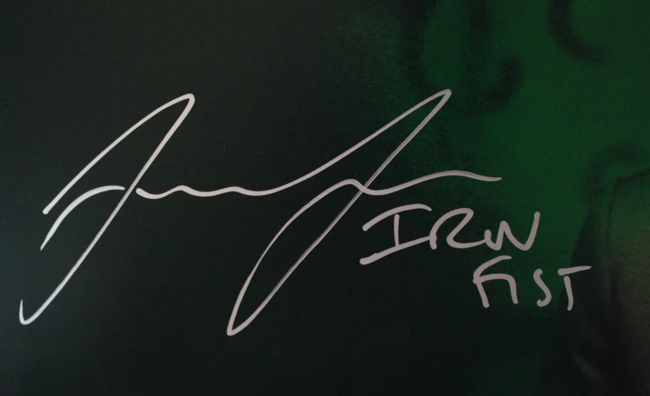 Finn Jones — Finn Jones Signed 16x20 “Iron Fist” Photo 33/50 Upper Deck LE Autograph, изображение 2