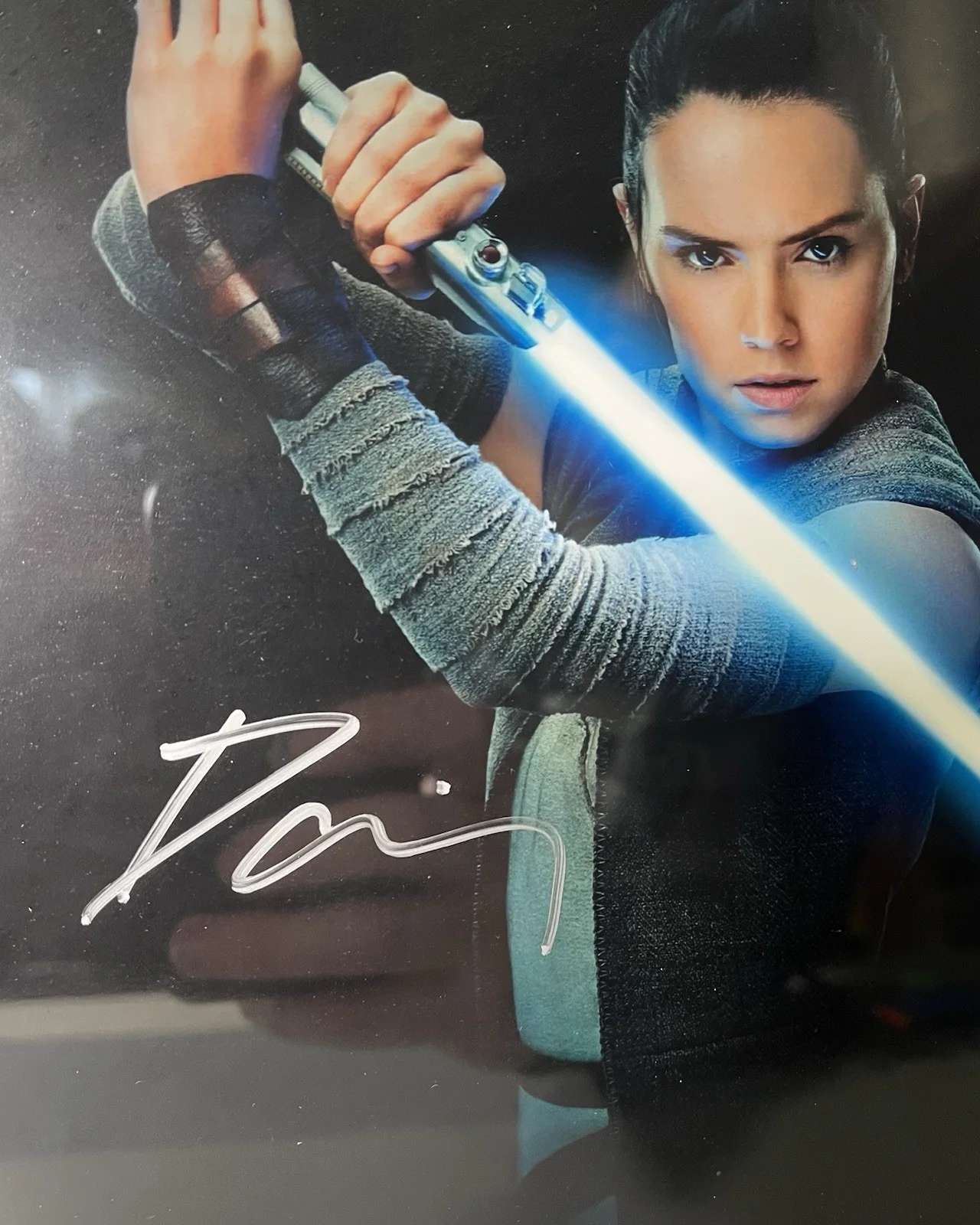 Daisy Ridley — Daisy Ridley 8x10 Signed Photo with Frame and COA, image 4