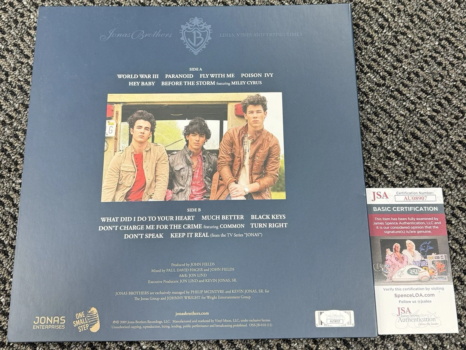 Jonas Brothers Signed Lines, Vines & Trying Times Vinyl Album JSA Kevin Joe Nick, изображение 2