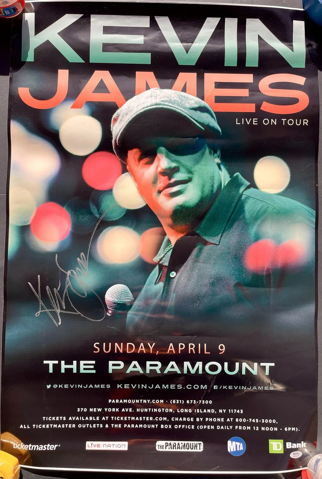 Kevin James — Kevin James Signed Autographed 24x36 Live On Tour Poster Mall Cop Psa/Dna Coa