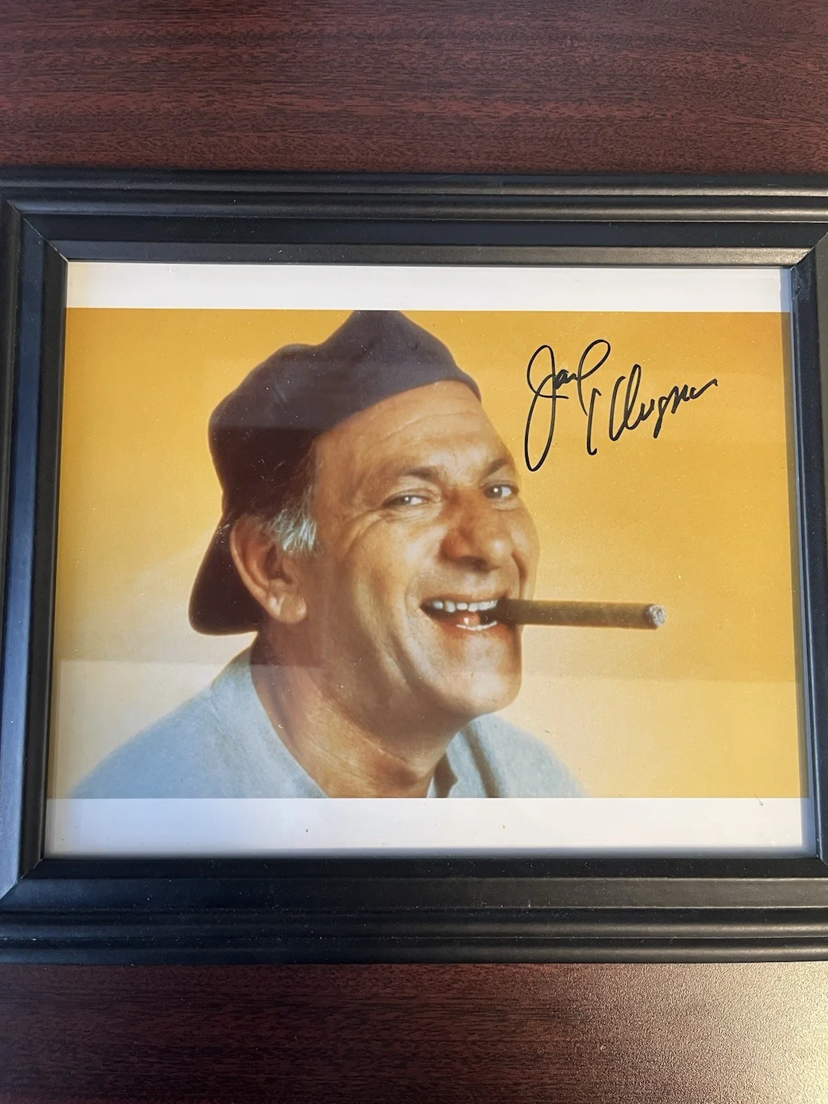 Jack Klugman — JACK KLUGMAN Signed Autographed 8x10 THE ODD COUPLE OSCAR MADISON Framed Photo