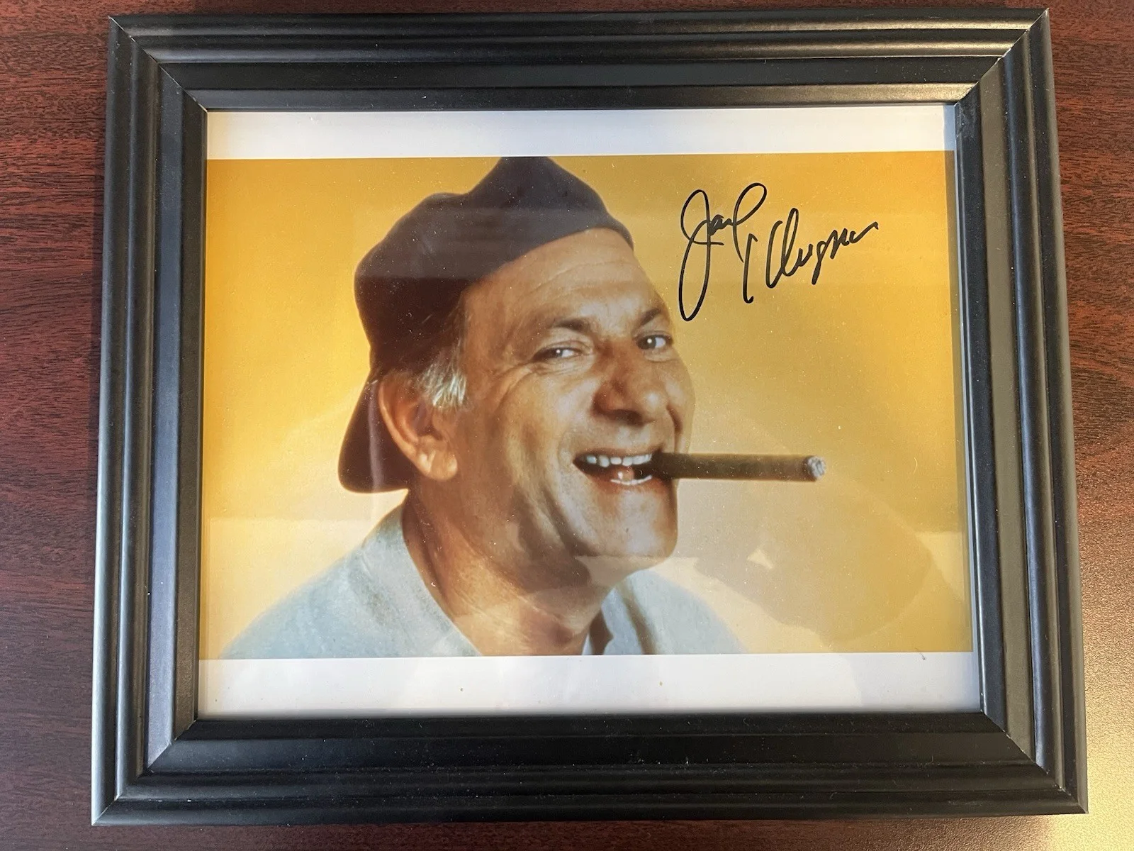 Jack Klugman — JACK KLUGMAN Signed Autographed 8x10 THE ODD COUPLE OSCAR MADISON Framed Photo, изображение 3