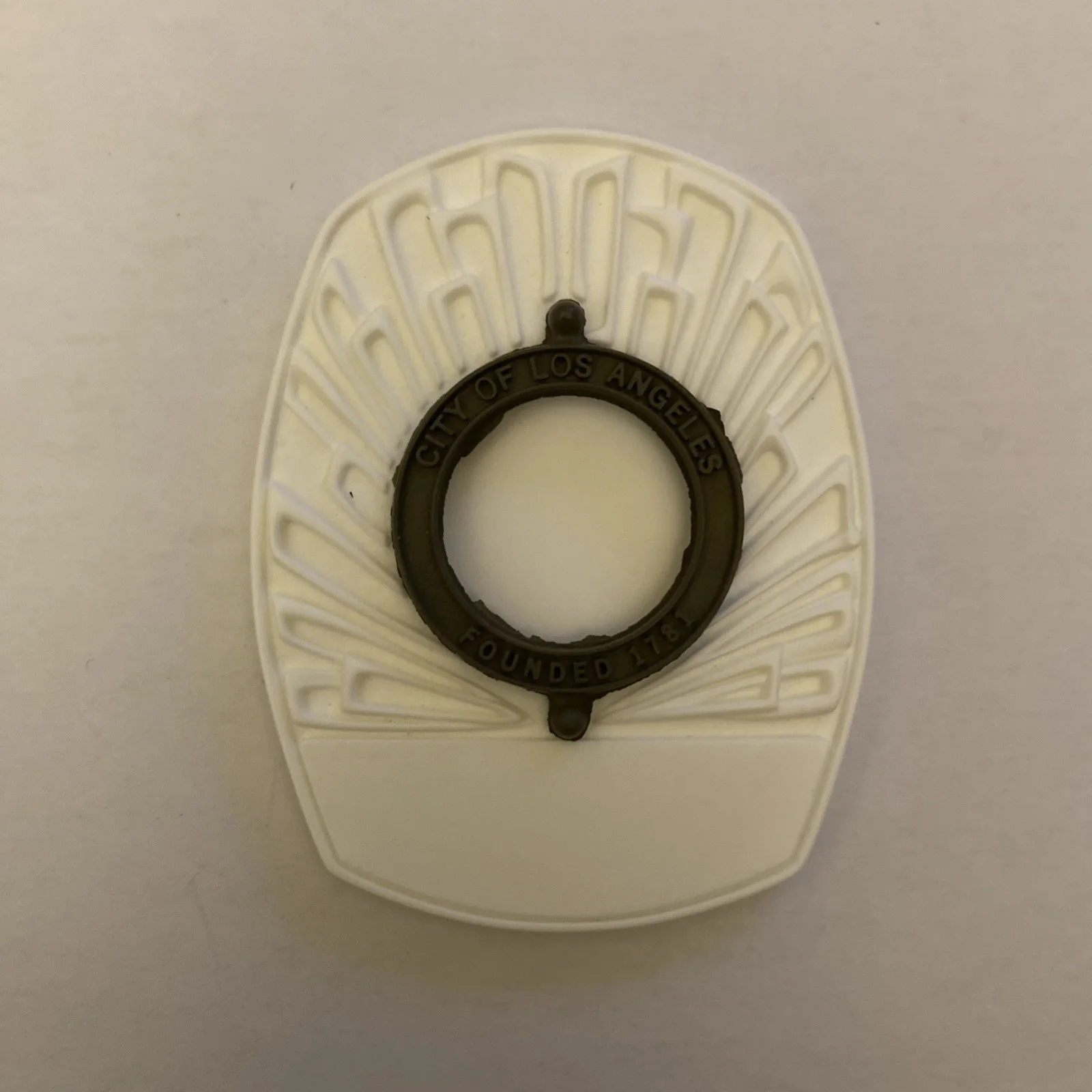 V1 Bladerunner Resin Raw Cast Badge Fanmade Replica, image 2