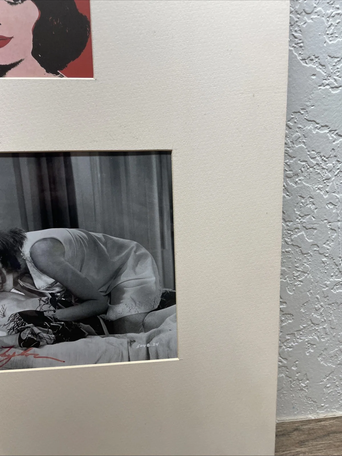 Elizabeth Taylor — Elizabeth Taylor Signed Autograph 1968 Secret Ceremony Mia Farrow Matted KG, изображение 5