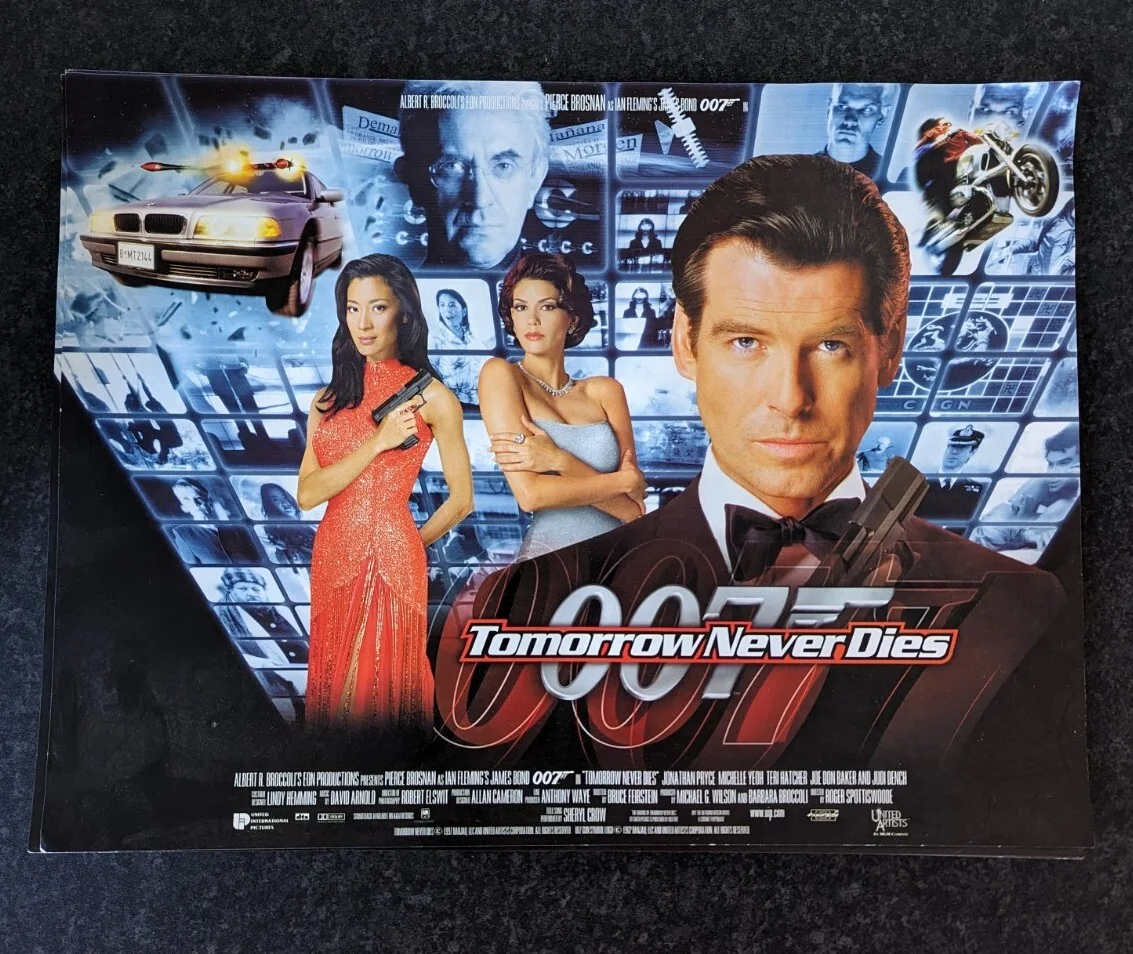 TOMORROW NEVER DIES 1997 ORIGINAL UK MINI CINEMA MOVIE MAIN POSTER 12"x16", изображение 2