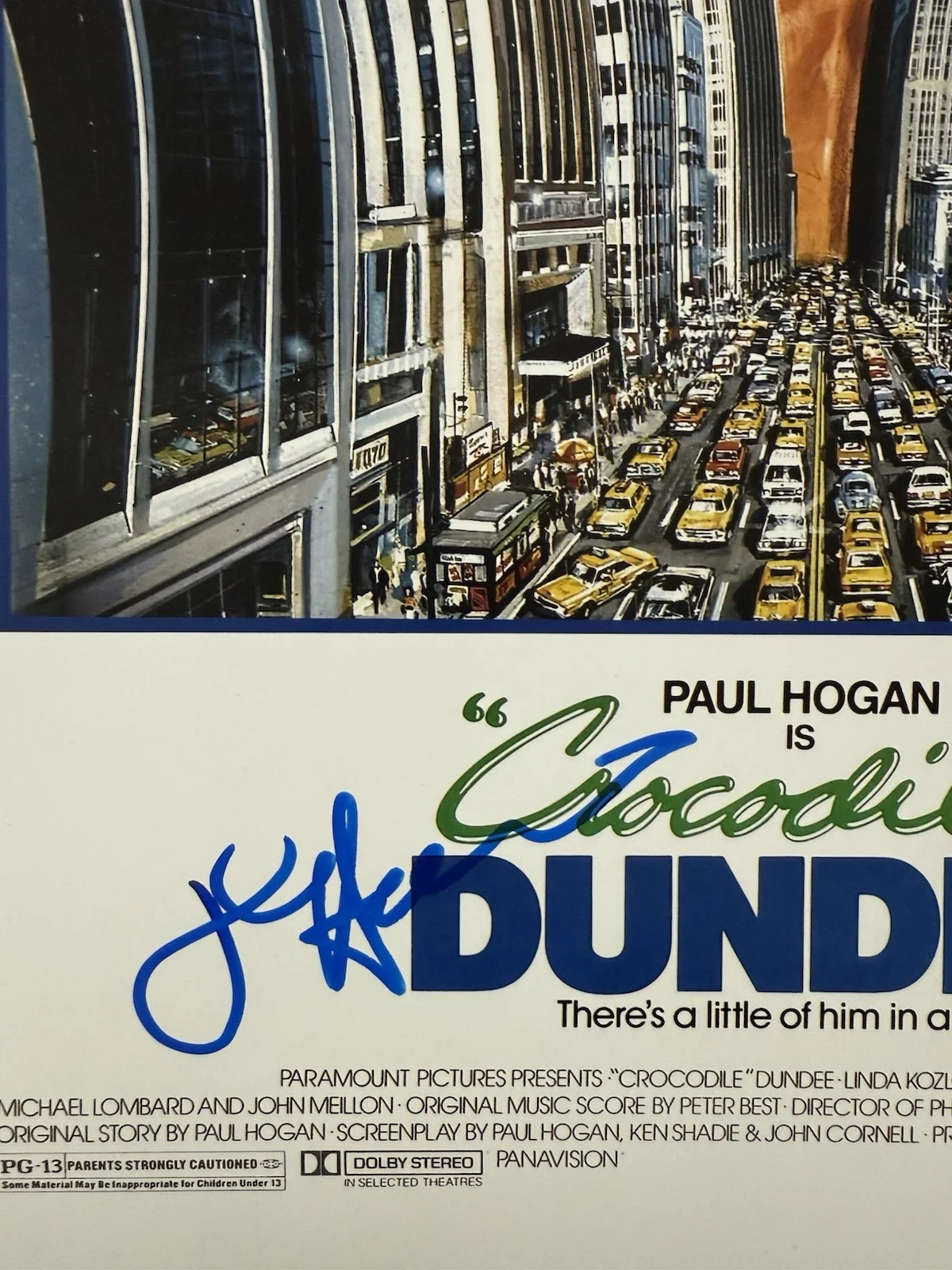Paul Hogan — PAUL HOGAN SIGNED CROCODILE DUNDEE AUTOGRAPH 11X17 PHOTO BECKETT BN96762, изображение 2
