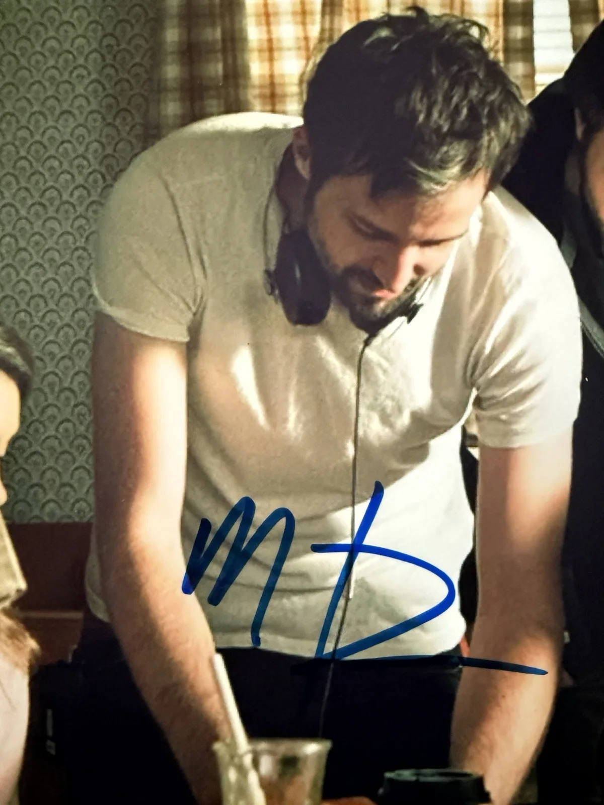 Matt Duffer, Ross Duffer — THE DUFFER BROTHERS SIGNED 8X10 PHOTO STRANGER THINGS BECKETT BN96775, image 2