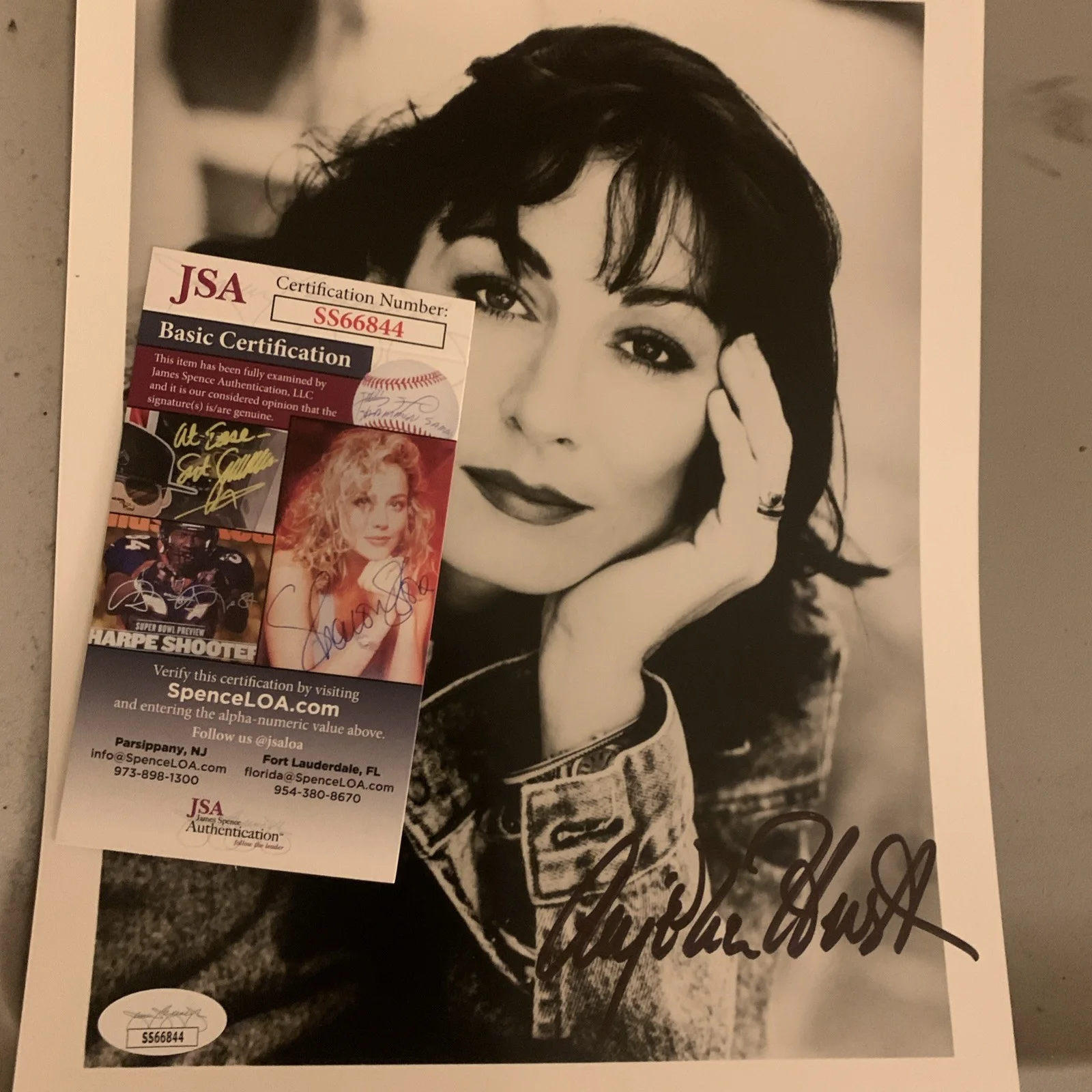 Anjelica Huston Actress Signed / Autographed 8x10 B&W Photo JSA COA, image 5