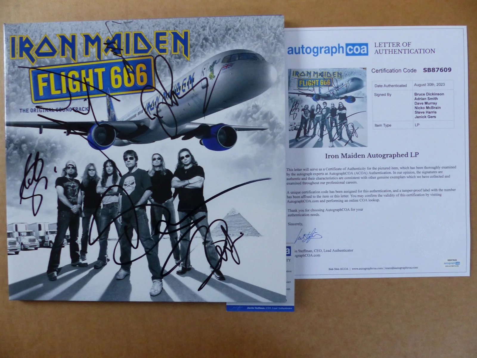 IRON MAIDEN signed Autograph "FLIGHT 666" autographed Vinyl LP ACOA LOA, изображение 2