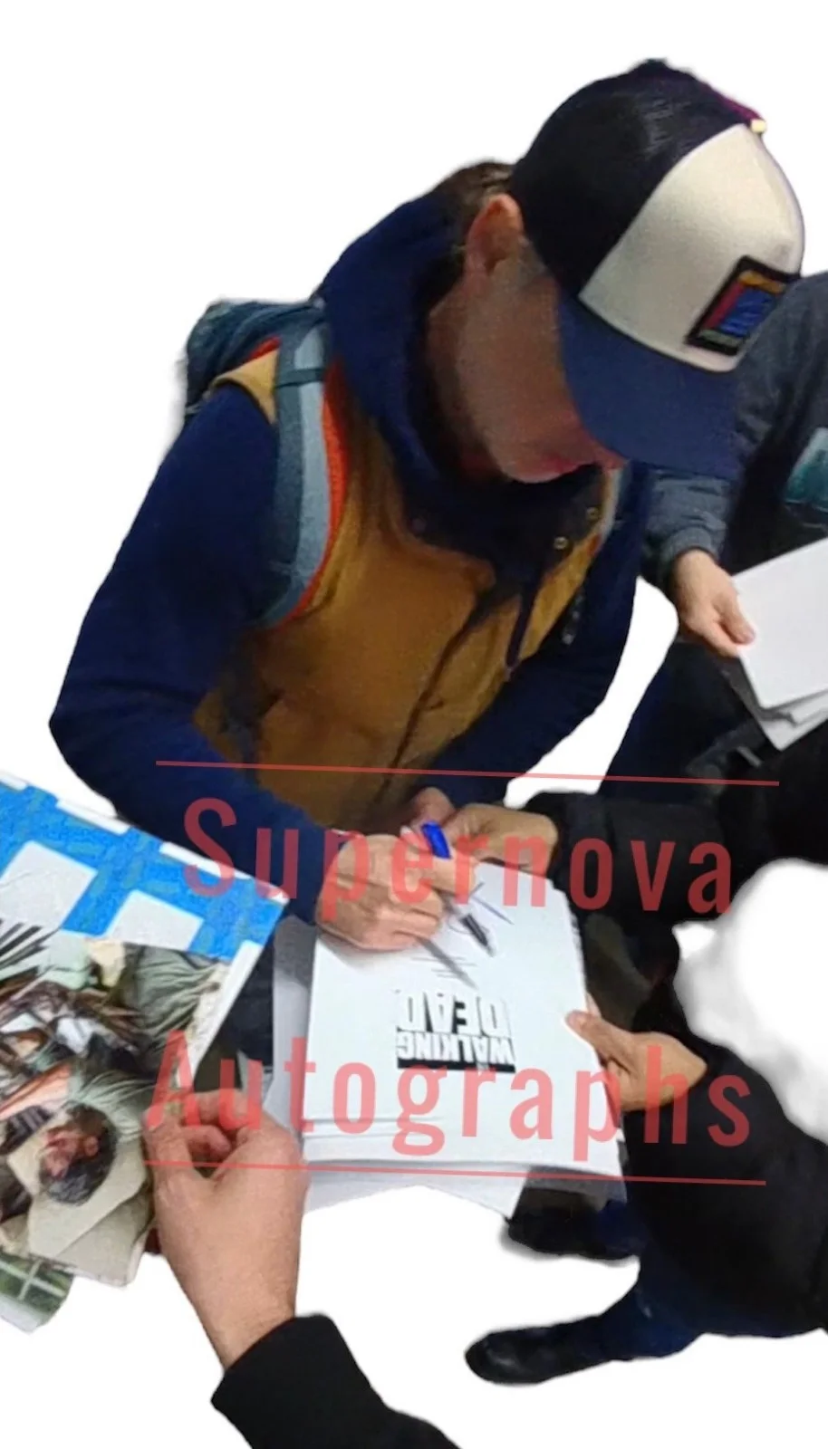 Andrew Lincoln — Andrew Lincoln Signed Autograph The Walking Dead Script with Exact Photo Proof, image 2