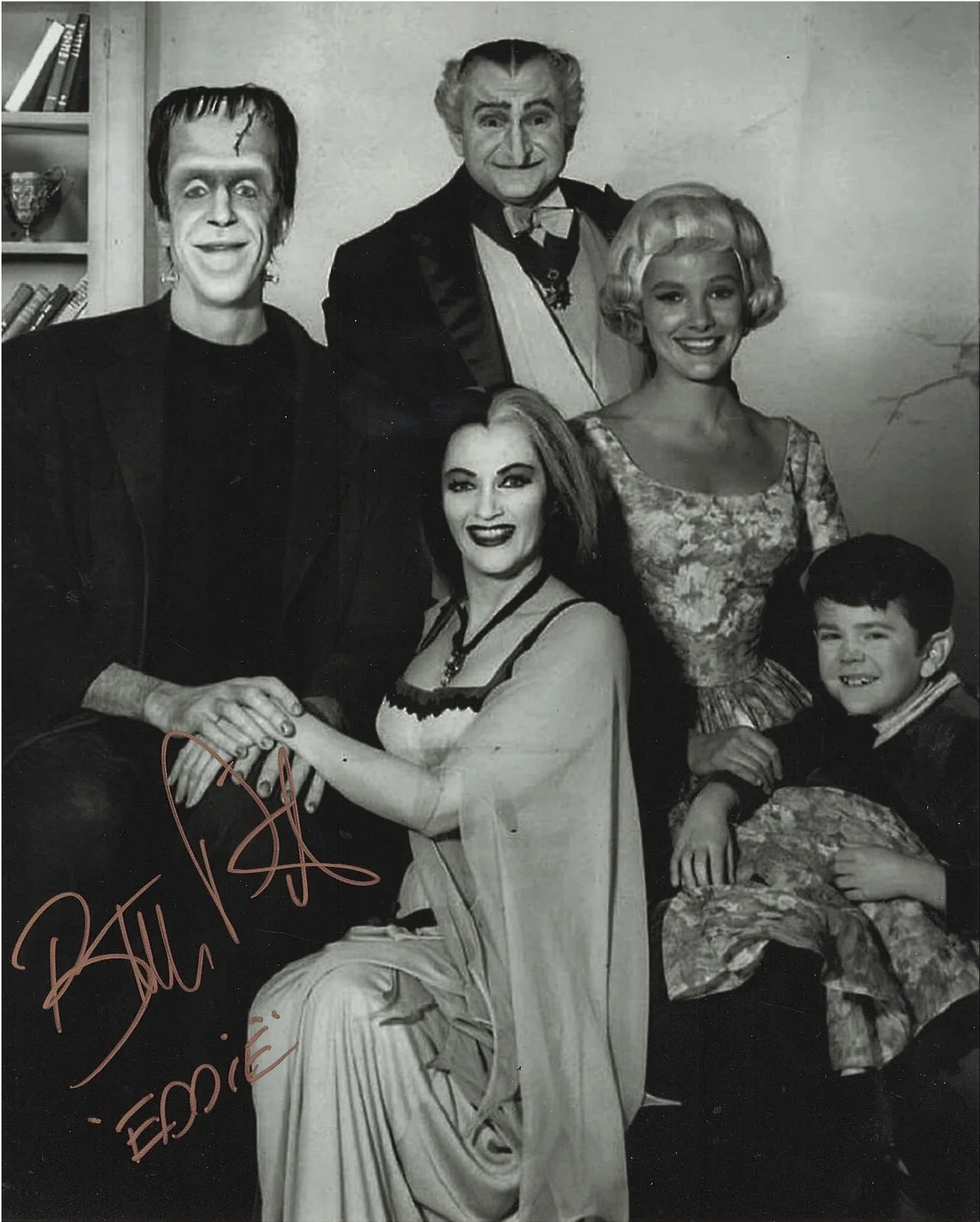 BUTCH PATRICK — BUTCH PATRICK EDDIE MUNSTER RARE SIGNED MUNSTERS CAST PHOTO