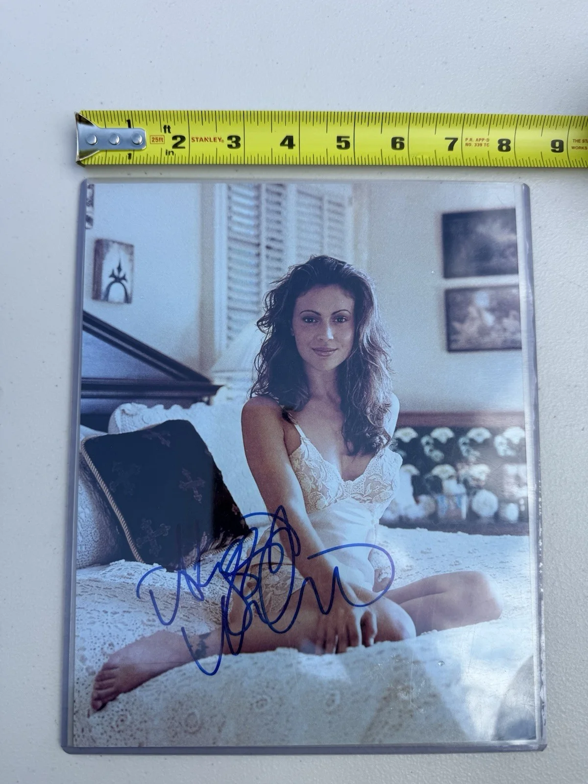 Alyssa Milano — Alyssa Milano Signed 8x10 Photo With COA, image 3